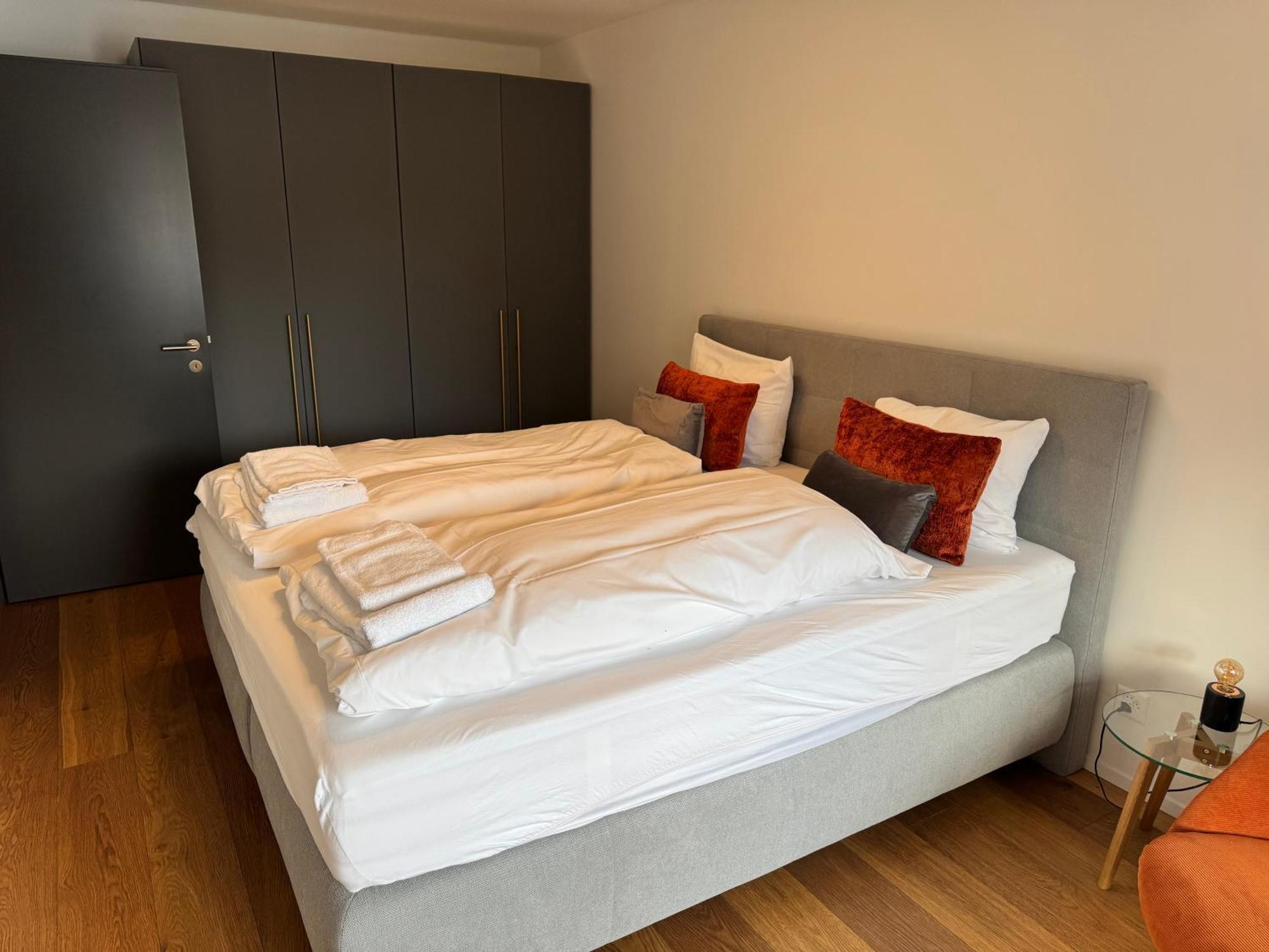 Beautiful Sunny New 1 Bed Apt Flims Exterior photo